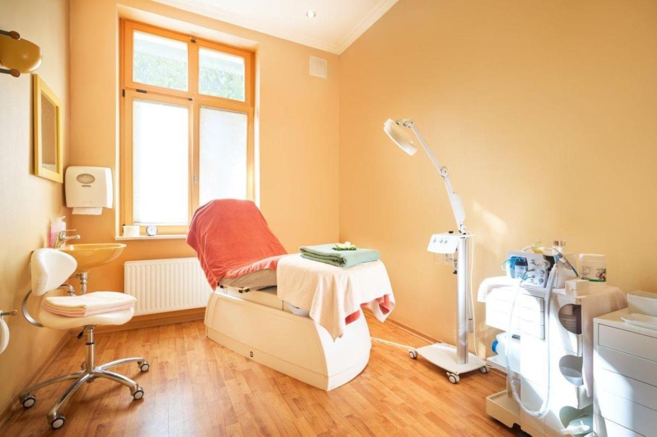 Strand- Und Wellnesshotel Preussenhof ツィノヴィッツ エクステリア 写真