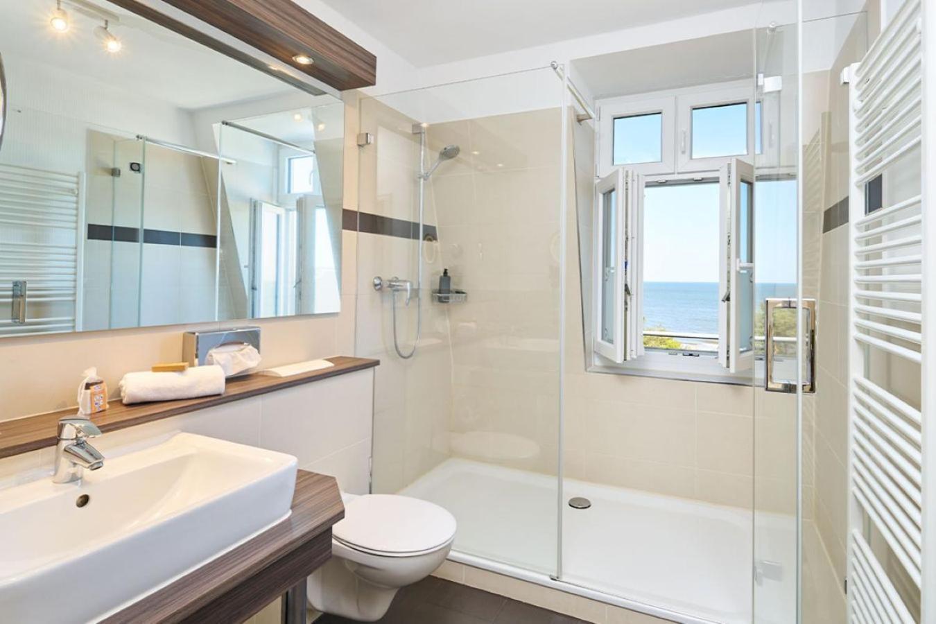 Strand- Und Wellnesshotel Preussenhof ツィノヴィッツ エクステリア 写真