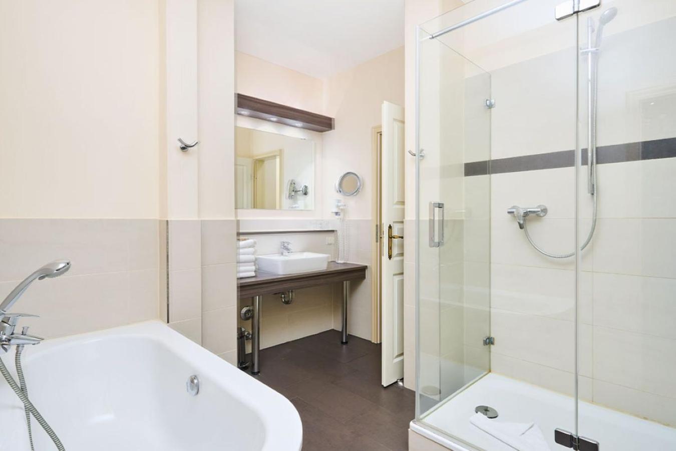 Strand- Und Wellnesshotel Preussenhof ツィノヴィッツ エクステリア 写真